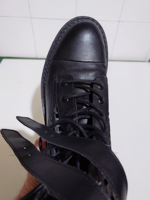Ghete bocanci piele perforata STRADIVARIUS