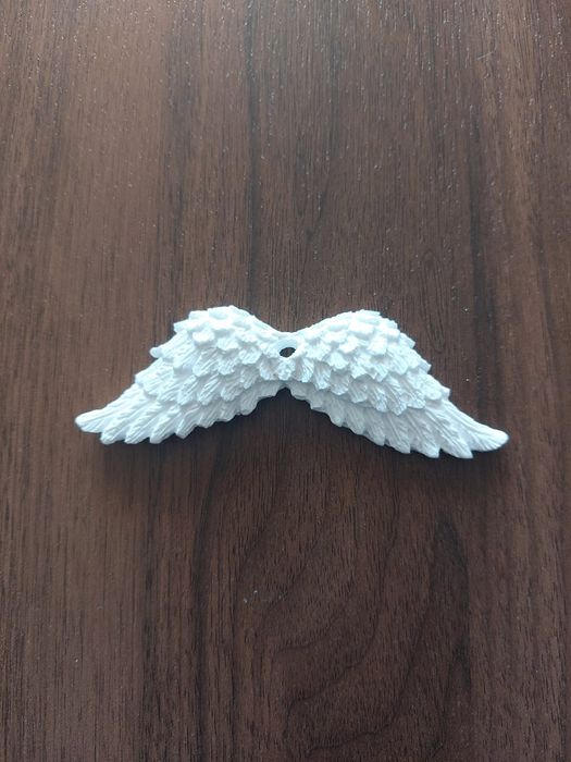 Подаръчета за гости  крила на ангел сърце от цветя от гипс ангелчета,