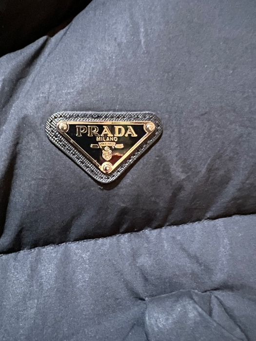 Prada пухен елек оригинал