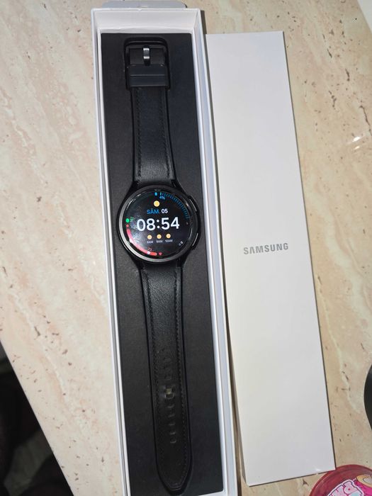 samsung galaxy watch6 clasic 47 .fara zgarieturi, purtat foarte putin,1500 ron, usor negociabil ..