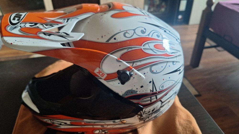 Каска HJC размер XS