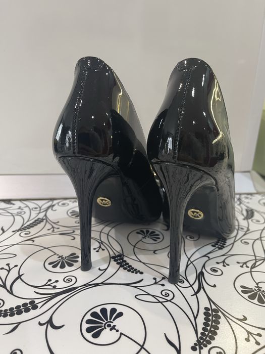 Официални обувки