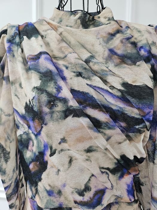 Уникална рокля H&M в S размер разтеглива материя