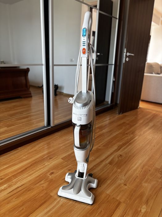 Aspirator vertical cu mop