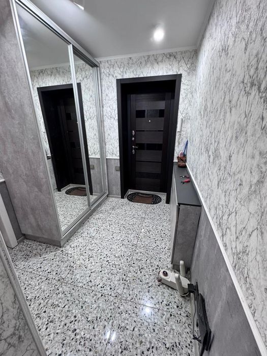 Продается трехкомнатная квартира