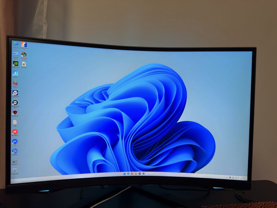 Samsung Odyssey G6 27" QHD, 240hz