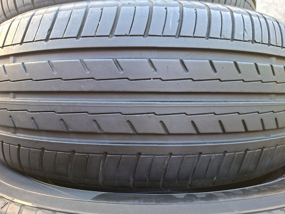Продам шины 215/55/17 якохама