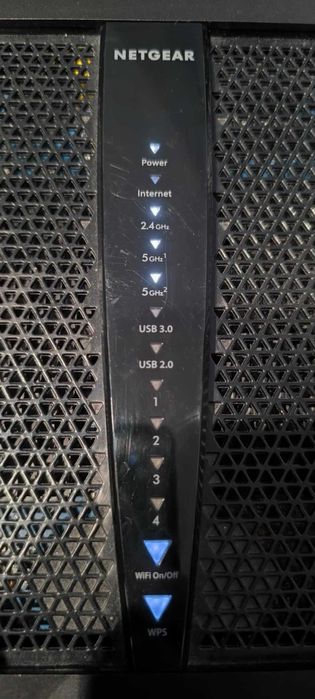 Мощен гигабитов рутер Netgear Nighthawk R8000 X6 в отлично състояние!