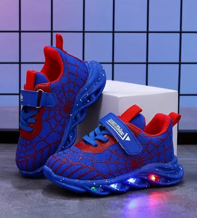 Adidași cu luminițe