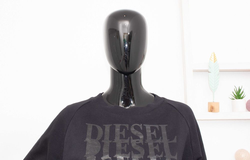 Diesel дамски черен суичър crop модел лого със звезди M