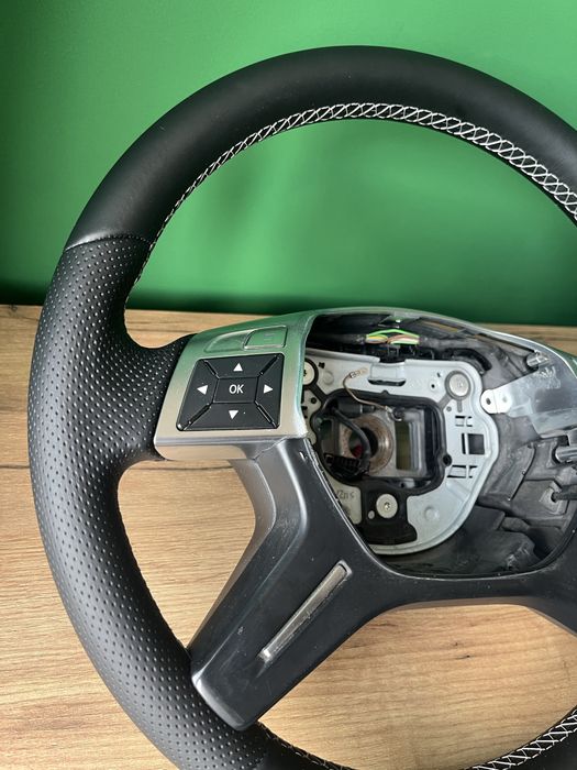 Волан Mercedes W204/W212 - Претапициран