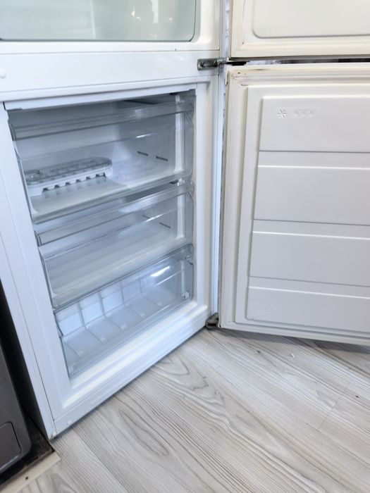 Продам холодильник Midea