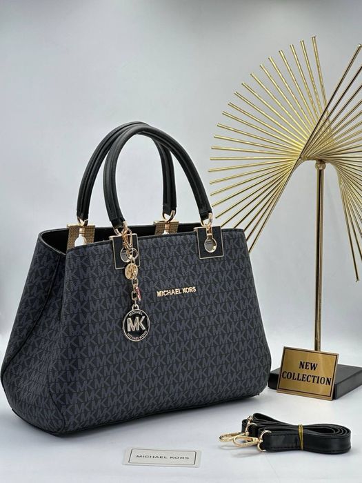 Geanta Michael Kors noua !!! Dimensiuni 30/22 !!!