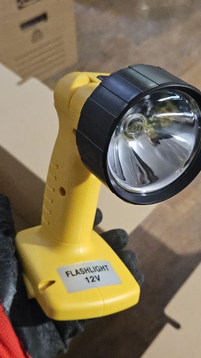 Памучни тениски,шапки,сакове,фенери Sparky