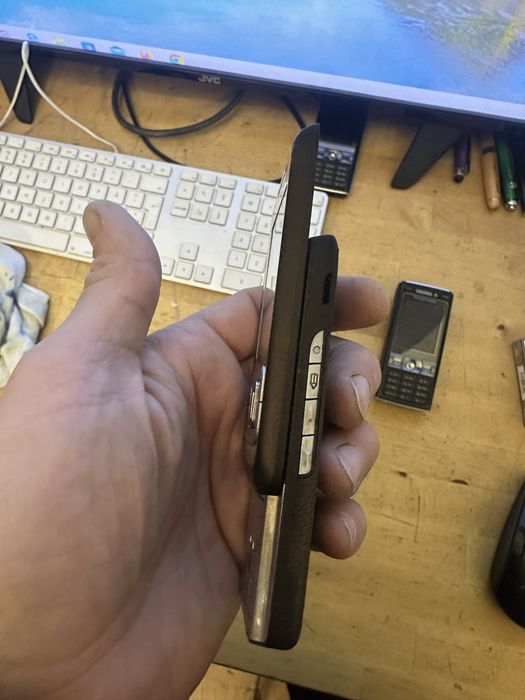 Nokia e65 cu butoane mici argintii