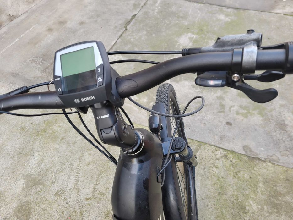 Bicicleta  electrica cube  28
