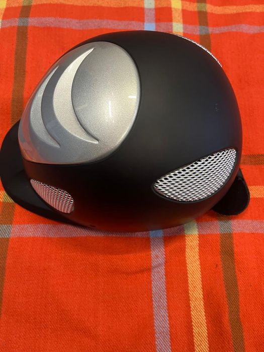 шлем для конного спорта