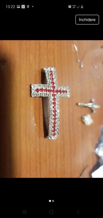 8 pandantive deosebite