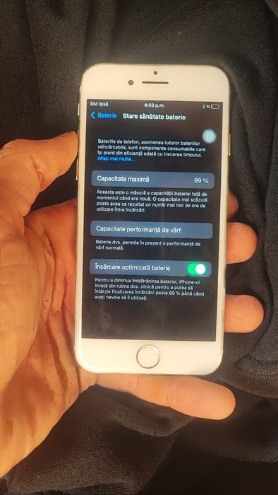 Vând   iPhone  7