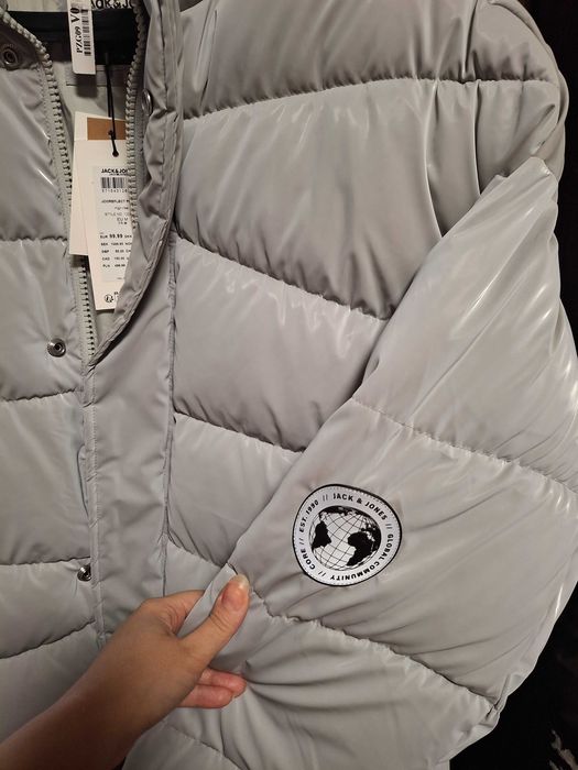 Продавам мъжко зимно яке