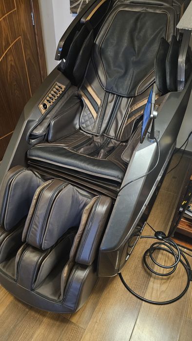 Komoder Prime масажен стол