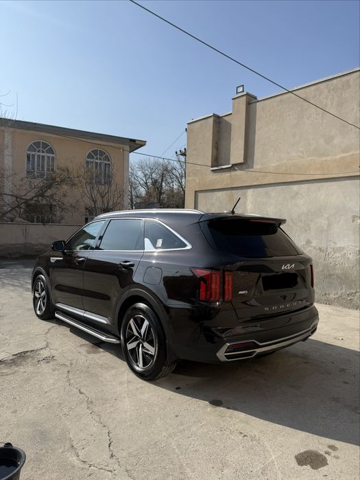 Kia sorento sotiladi