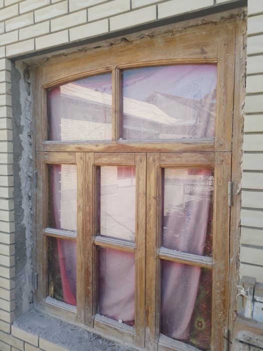 Eshik derazalar sotiladi