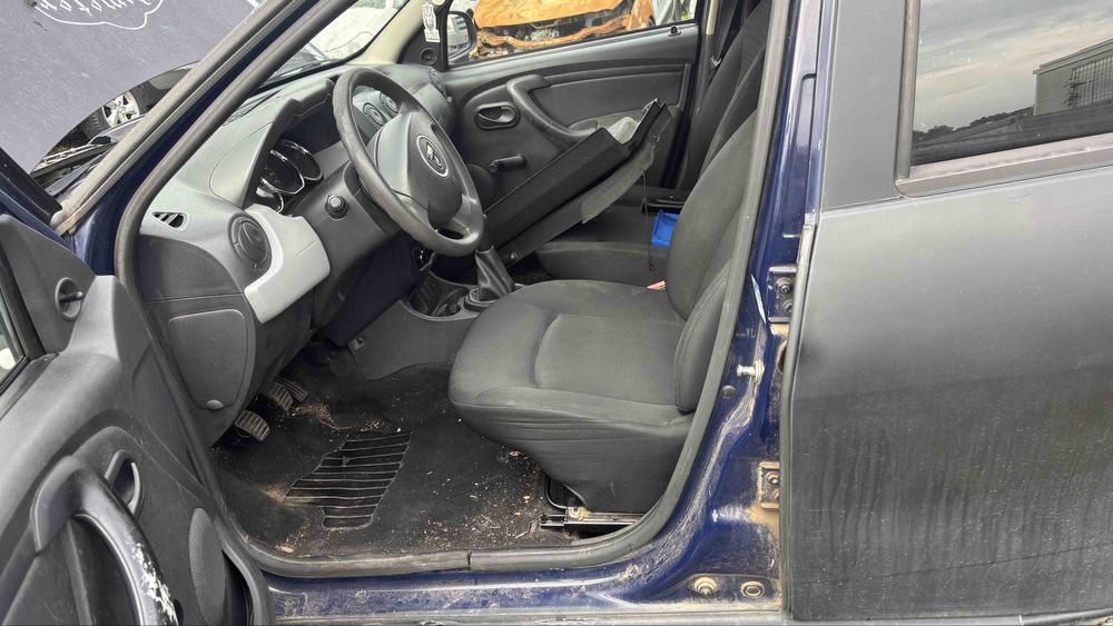 На части DACIA DUSTER 1.6i бензин 2016 година като нова много запазен