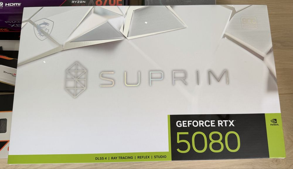 Ултра High-End Геймърски Компютър - Ryzen 9 9950X3D + RTX 5080