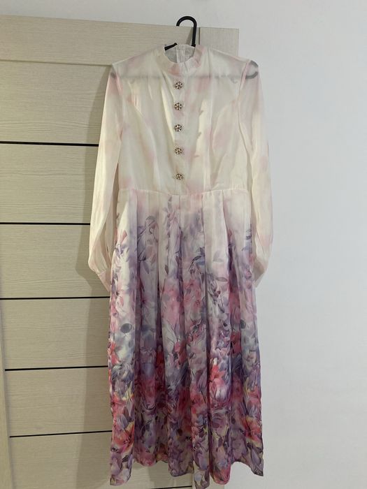 Платья суперская  на любой бал размер на 44