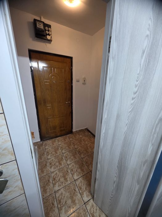 Garsoniera de inchiriat in malu rosu