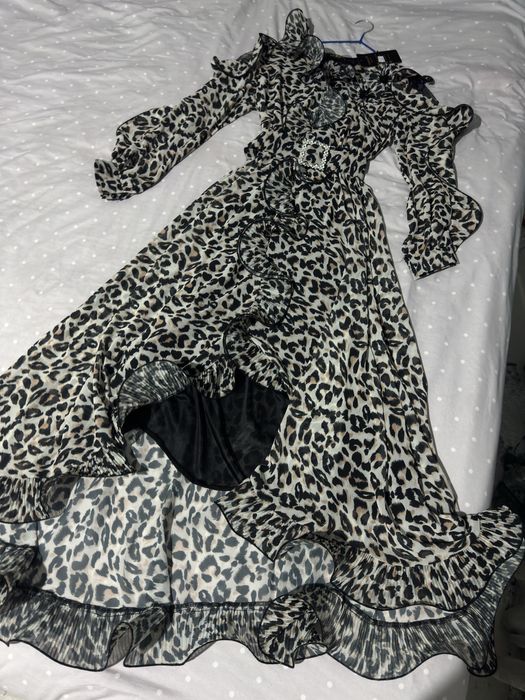 Продам платье новый. тигровка