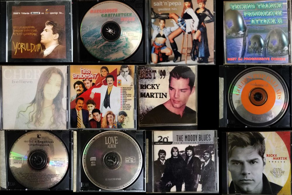 Музикални CD с разнообразна музика 4-5 евро .