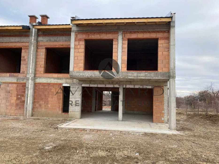 Продава се Къща в с. Браниполе, Област Пловдив - 182 кв.м за 878 €/кв.м - Снимка #1