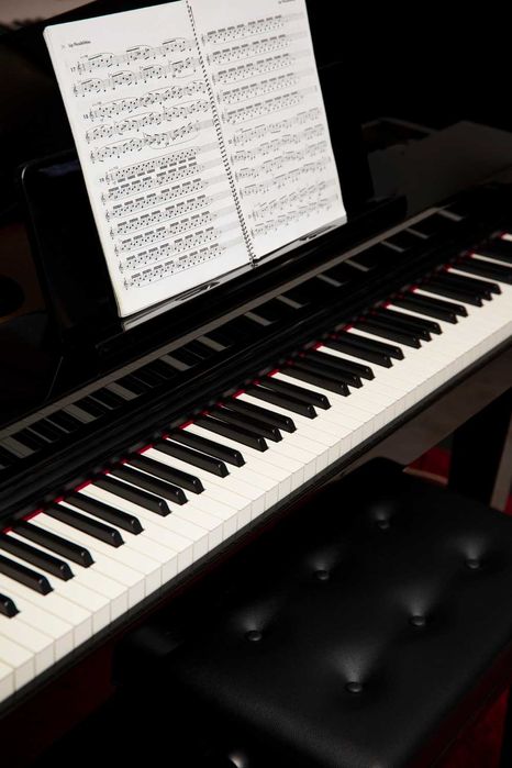 Cursuri de pian (nivel mediu sau începător) online sau acasă la elev