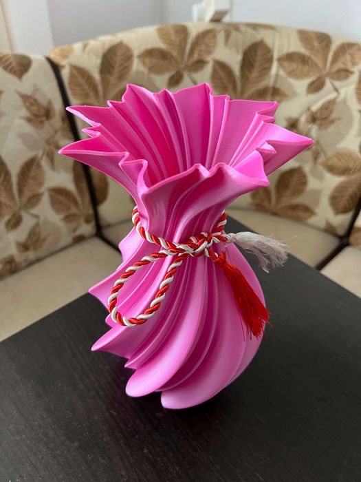 Vaza Roz Martisor Ziau Femeii Martie, profil floare