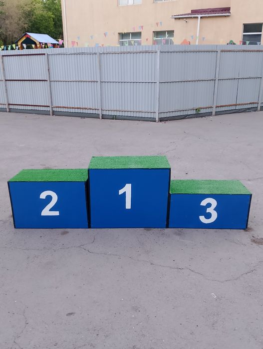 Аренда Подьюм почета прокат