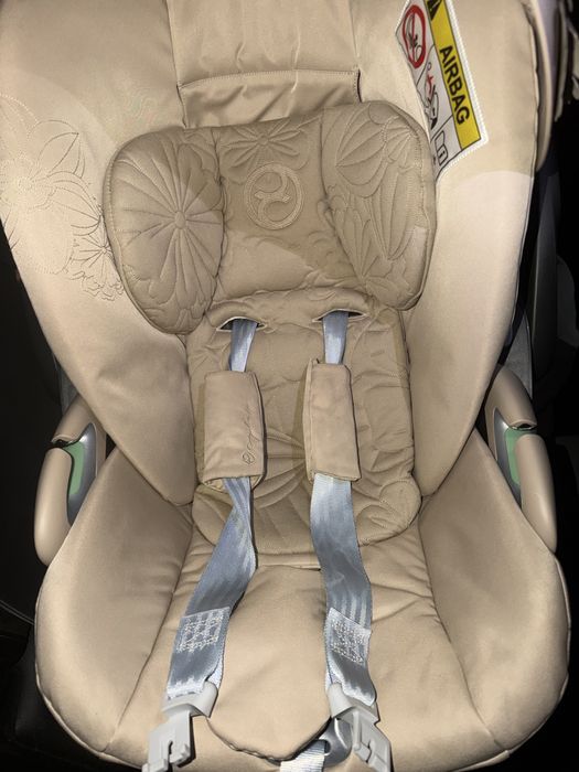 Cybex Cloud Z I-Size Simply Flowers + база