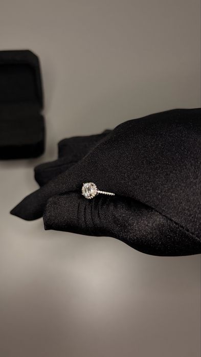 Пръстен с moissanite VVS1, 1.0 карата.