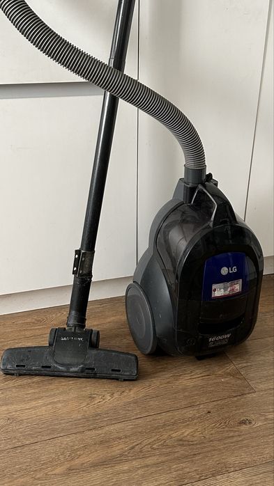 Пылесос LG 1600W