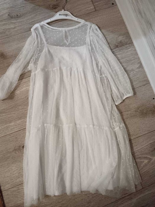 продам платья для девочки