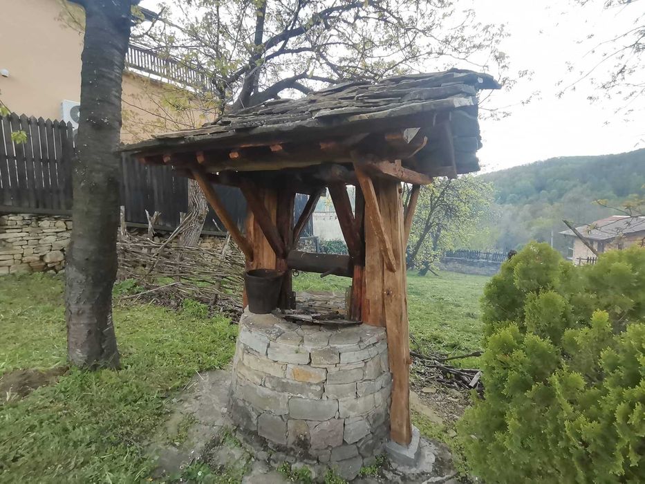 Реставрирана къща в с. Орловци до резерват Боженци