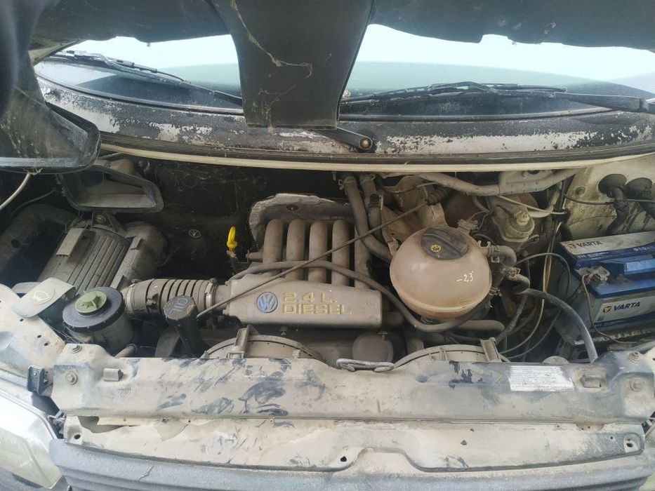 Dezmembrari  VW TRANSPORTER Mk 4 / T4  1990  > 2003 2.4 D Motorina