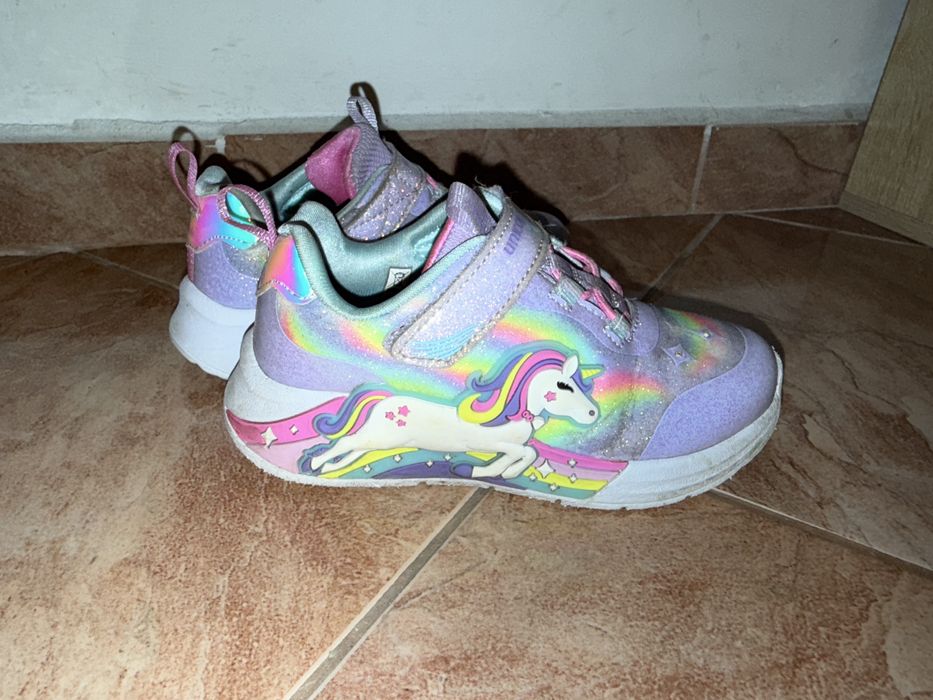 Skechers 26 светещи