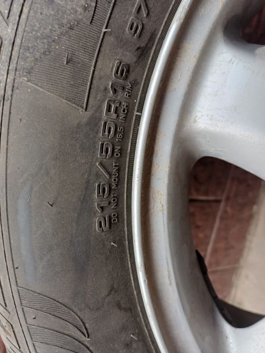 Продам зимние шины с дисками