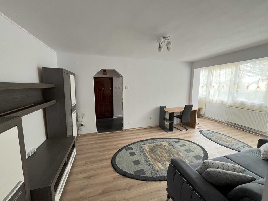 Proprietar Inchiriez Apartament 2 camere Etaj 1 Semidecomandat recent renovat Terezian