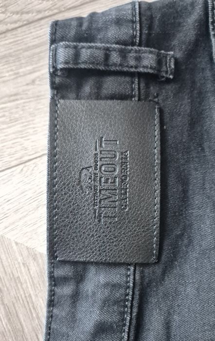 Blugi negri skinny