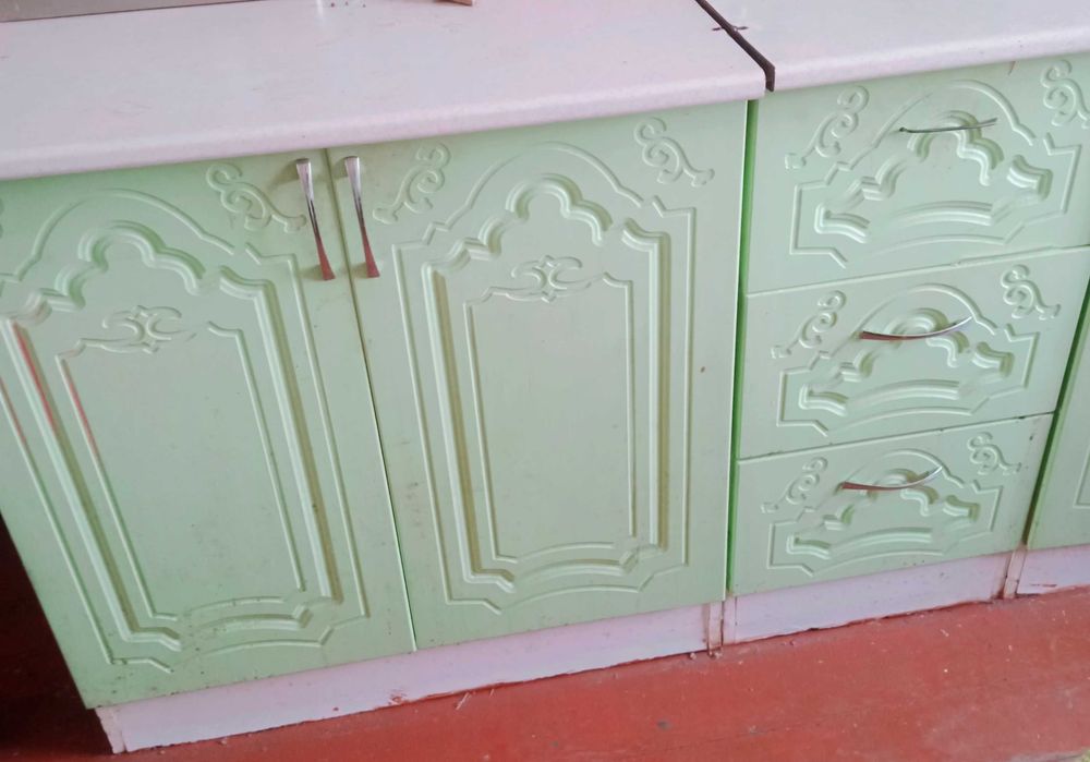 Гух гарнитор сатылады.