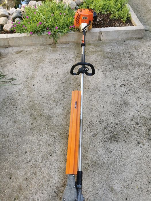 Продавам телескопичен бензинов храсторез STIHL HL 75