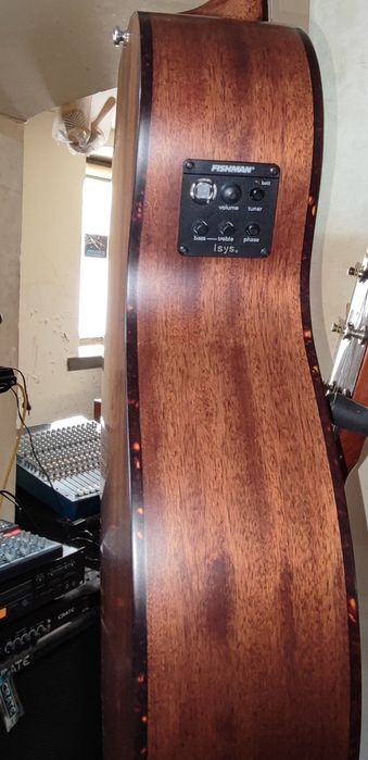 Електроакустична китара Framus